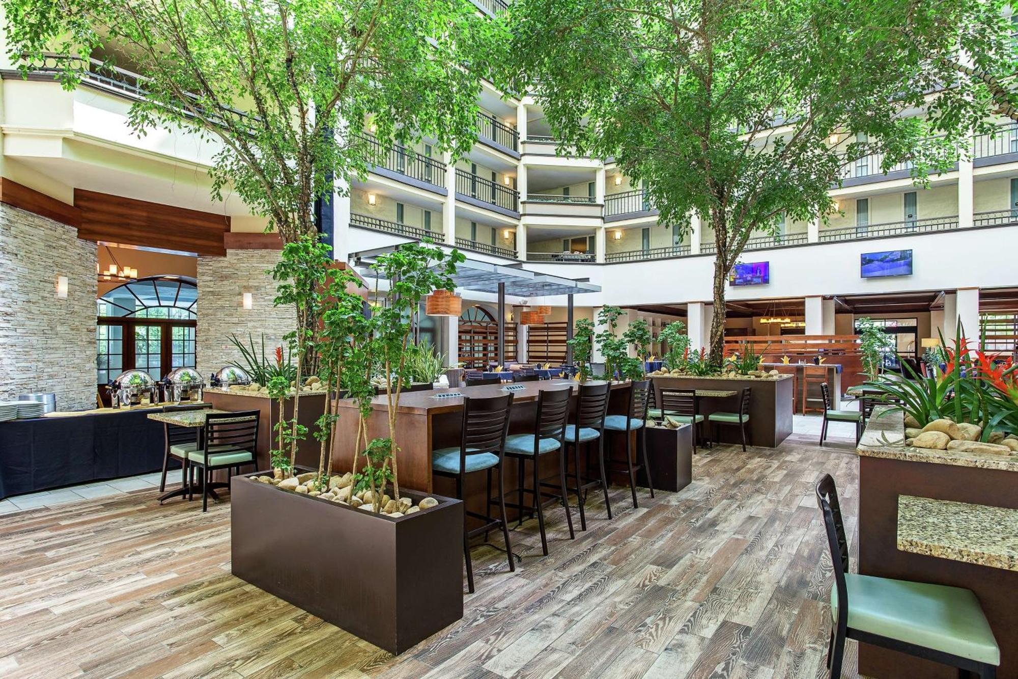 Embassy By Hilton Airport Hotel 4*
